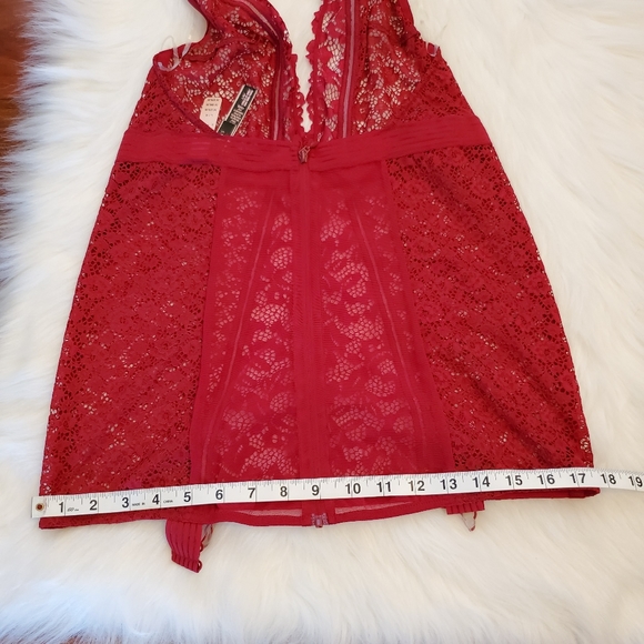 One Day Only Sale! NWT VS red lace garter slip lingerie - Picture 14 of 16